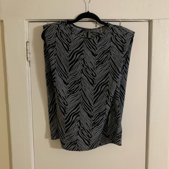 Tops - Grey and black Zebra top with shoulder pads Size Small